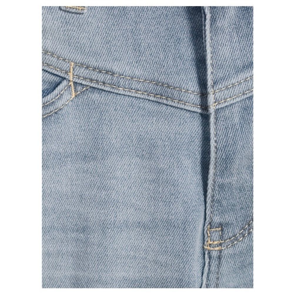 Light wash capris - Picture 4 of 7